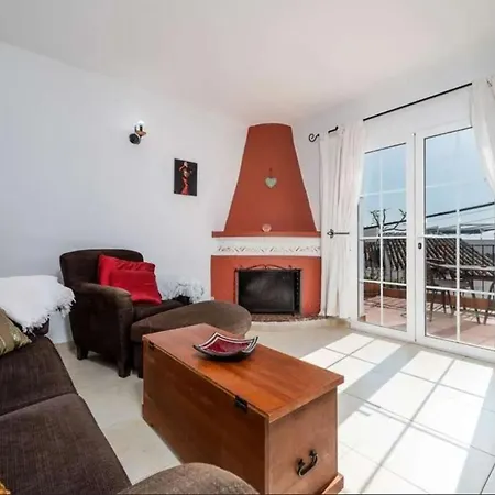 Caritas With Sea Views Holiday home